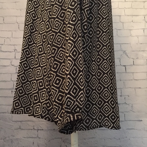 Pleione Nordstrom Geometric Print V-Neck Blouse - Picture 6 of 8